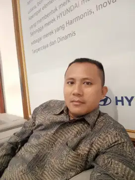 Cari kerjaan sebagai supir pribadi.