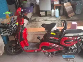 SEPEDA LISTRIK MERK SELIS MURAY