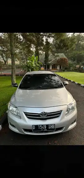Mobil Corola altis