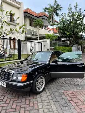 Mercedes-Benz E300 1990 Bensin