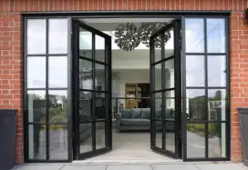 Partisi kaca aluminium