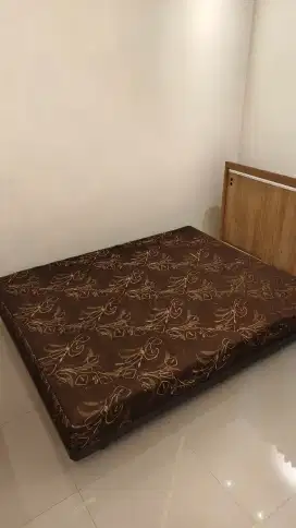Dijual Cepat Kasur Bekas bersih terawat ukuran 160x200 & dipan