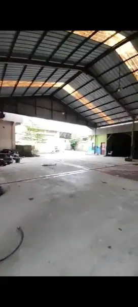 Disewakan gudang eks bengkel mobil cipondoh kota tangerang banten