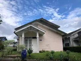 Villa Nyaman dan Asri