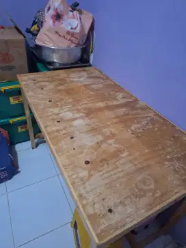 Meja Kayu Serbaguna
