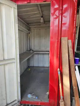Dijual booth bekas P. 2 m, L. 1,5 m, T 2,3 m, kondisi 90%
