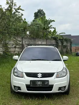 Suzuki sx4 2011 xover km 70ribuan pajak 10/26