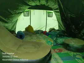 Tenda camping bekas, model lorong luas dua ruangan like new