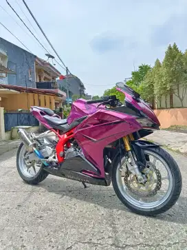 CBR 250 red chassis