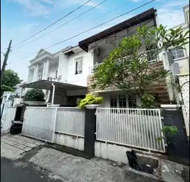 S588 Rumah Mewah 285 m2 Murah di Dewi Sartika Cawang Jakarta Timur
