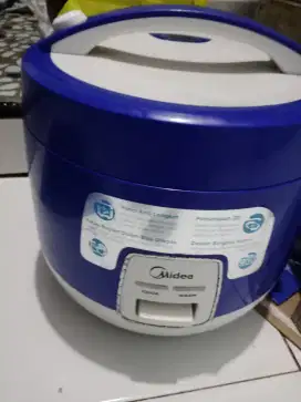 Magicom media biru putih