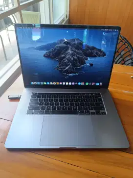 MacBook Pro 16 Touchbar i7 32GB Ram