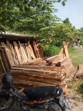 Menerima pesanan pembuatan Furniture Costum HPL & kusen pintu jendela