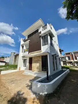 RUMAH MEWAH POSISI HOOK SIAP HUNI CUMA 10 MENIT KE TOL SERPONG