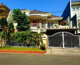 Araya‼️Jual Rumah Mewah Dekat Galaxy Mall dan Pakuwon City