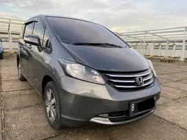 Freed PSD Thn 2012 Tipe Tertinggi Abu-Abu Honda 1.5 E AT Matic Grey