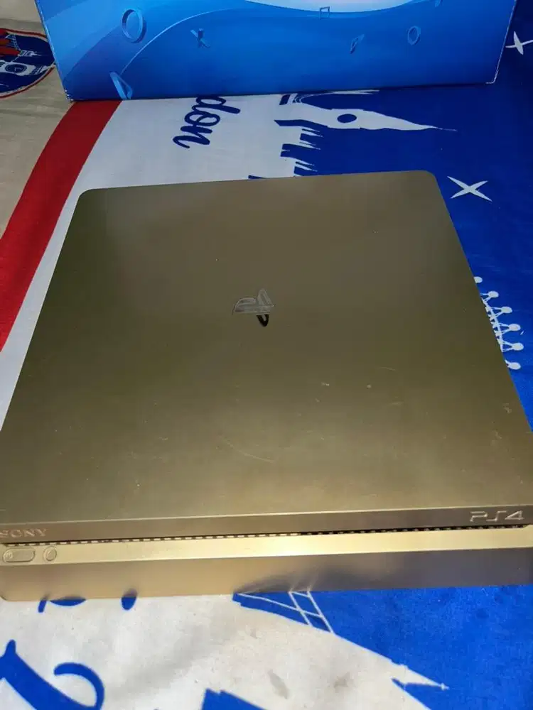 PS4 slim limited edition gold H3N hdd 500gb