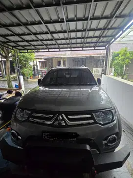 Mitsubishi Pajero Sport Dakar VGT Diesel AT Abu Sunroof