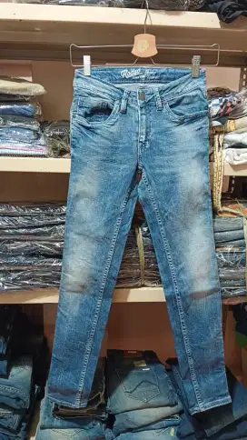 Celana levis kode 2