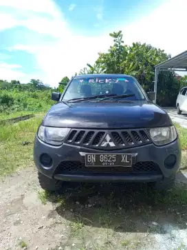 JUAL MOBIL STRADA GLX 4×4 2009 ISTIMEWA BU