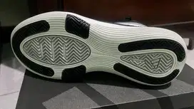 ADIDAS BOUNCE BASKET BALL