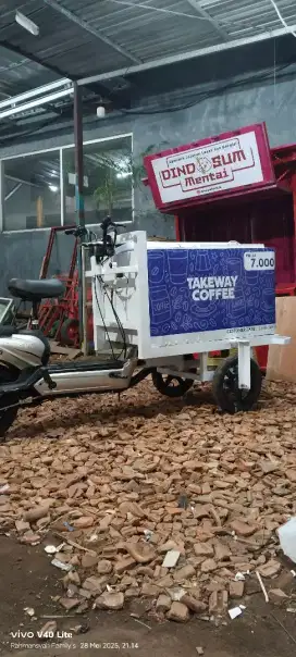 Gerobak Sepeda listrik booth kontainer