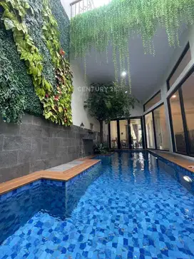 Rumah Mewah 3 Lantai Kolam Renang Cluster Samatha Harapan Indah