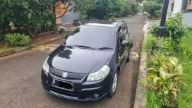 Suzuki SX4 X-Over Manual Hitam 2010