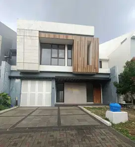 Turun harga jual murah Rumah siap huni lingkungan nyaman di bsd