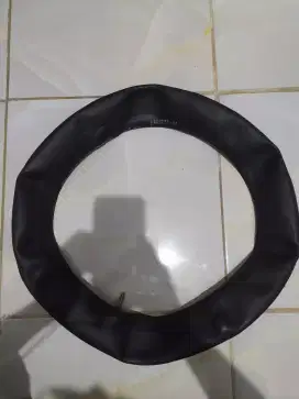 isi ban motor brand KING TUBE 70/90, 80/90-14 ada dua tambalan nego