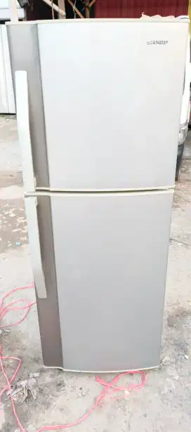 Kulkas pintu 2 Sharp ex kantor