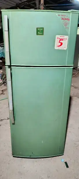 Kulkas pintu 2 sharp
