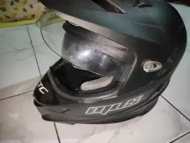 Helm MDS CROOS kondisi masih mulus jarang pakai warna hitam doop
