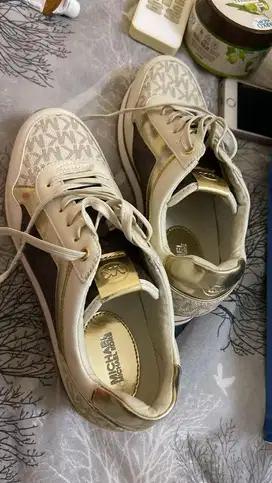 Michael Kors shoes Stilll Neww good comdition