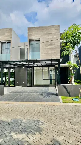 DISEWAKAN RUMAH PELICAN HILL CITRALAND 4 KAMAR TIDUR BARU GRESS BAGUS