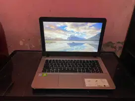 jaual beli laptop bekas macbook bekas matot /tt semua merek