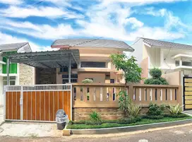 SEWA RUMAH TAHUNAN. TERAWAT & DEKAT 2 PINTU TOL!