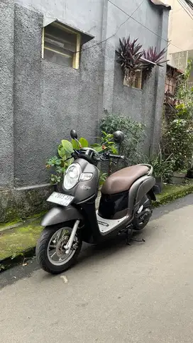 Honda Scoopy 2018 Brown Stylish