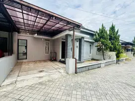 Rumah Cantik Strategis Lingkungan ASRI Dekat GOR Dan Gate In/Exit Tol