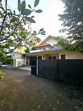 MURAH! BAWAh NJOP! Rumah Kemang Selatan. Hitung tanah. SUPER NEGO