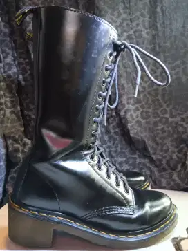 Sepatu boots wanita hak tinggi