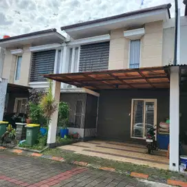 Rumah Nyaman 2 Lantai di Tengah Kota Furnish