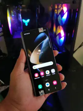 Samsung fold 4 5G ram 12 512gb mulus like New SEIN