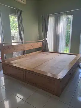 Dipan kayu mindi