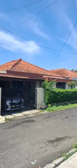 Dijual Rumah Lama Turangga Buah Batu Lr 240m SHM