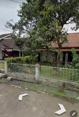 Dijual Rumah Lama Hitung tanah Lokasi Tengah Kota sayap BKR Buah Batu