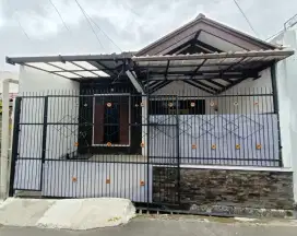Dijual cepat Hunian 5 Kamar di Sarijadi bagus buat kostan dekat kampus