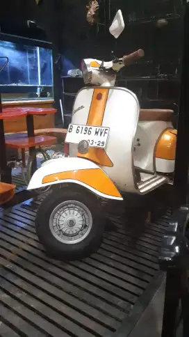 Vespa Super tahun 1979 ,150cc