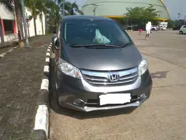 Honda Freed PSD 1.5 E 2013 LOW KM.