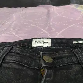 Di jual celana jeans Wrangler